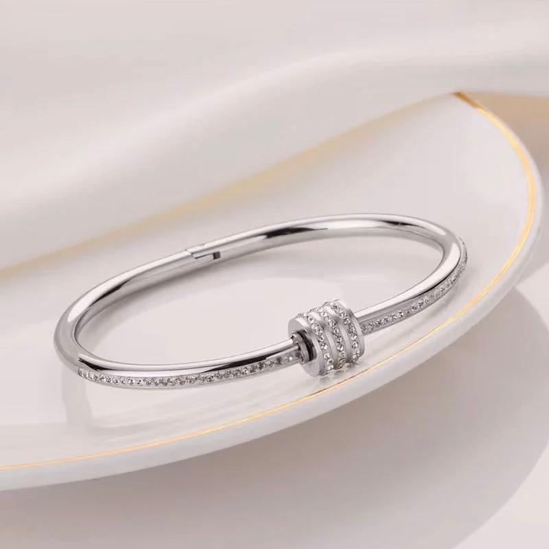 Barrel Bangle screw bangle with dimantee details 1