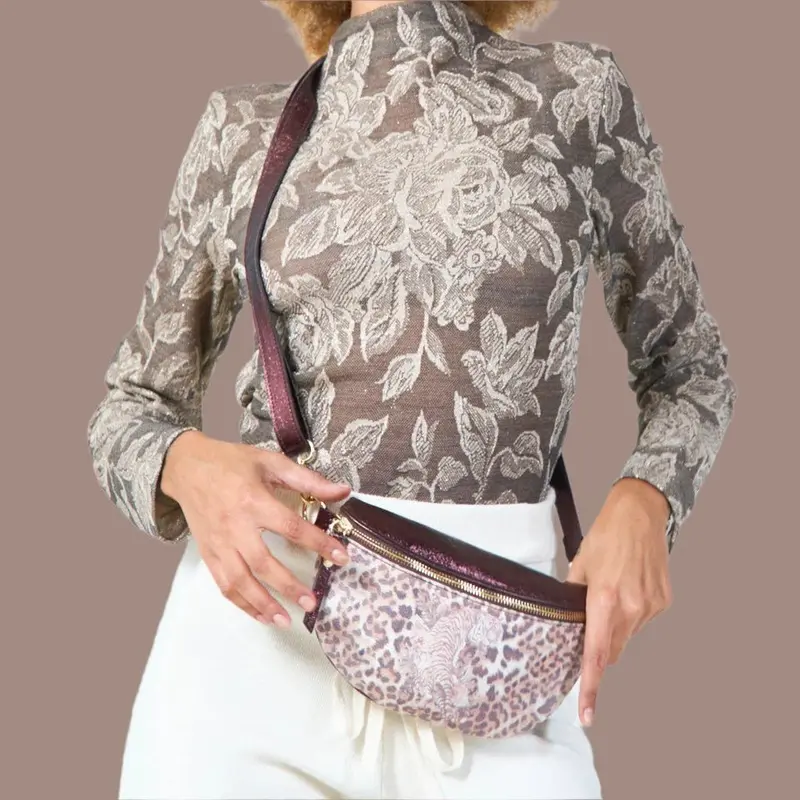 Animal print cross Body bag. 1