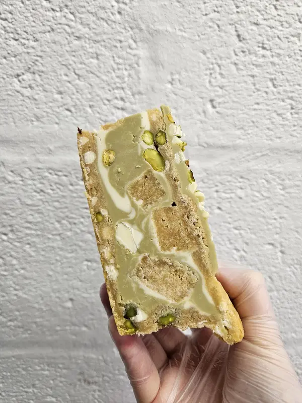 Pistachio White Chocolate Blondie Cookie Pie Slice 4