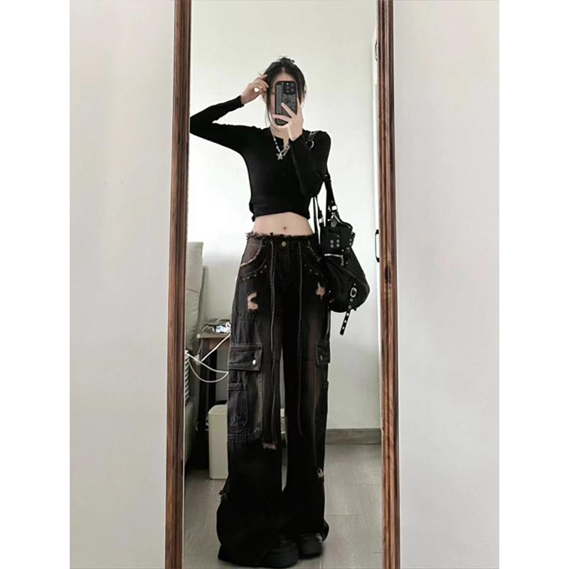 Product Introduction of Women's 90s Vintage Black Gothic Cargo Jeans Y2k High Waist Wide Leg Denim Trousers Harajuku Baggy Jean Pants Emo 2000s Clothes 5