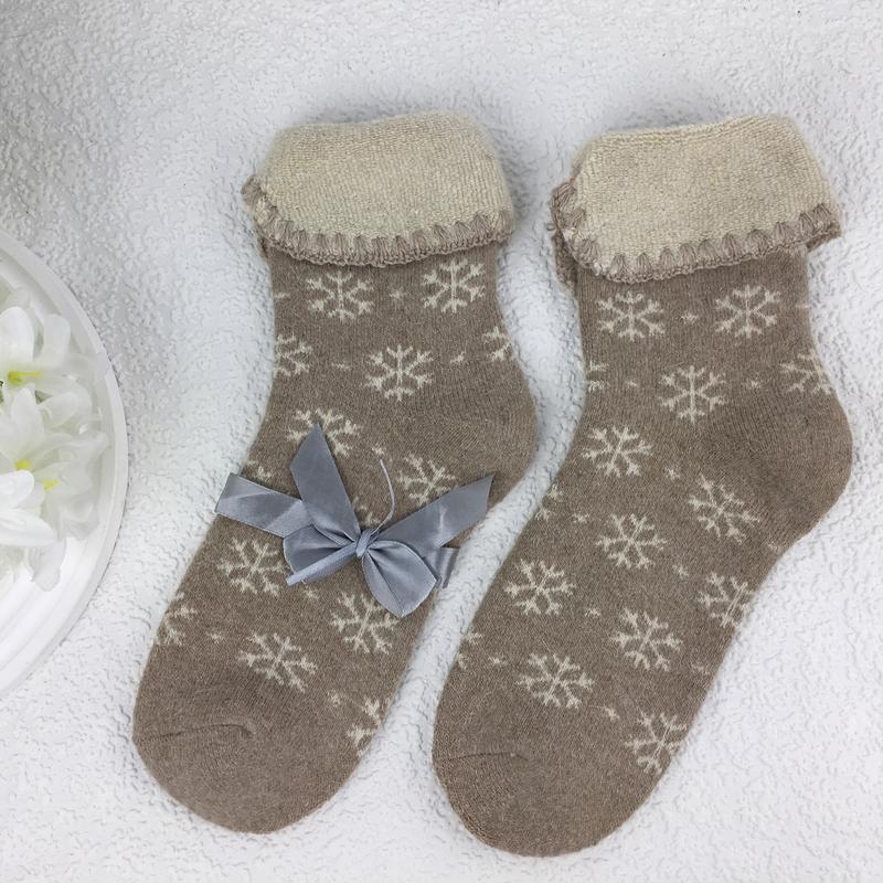 Warm And Cozy Slipper Cuffed Socks With Snowflake Prints for Women 2