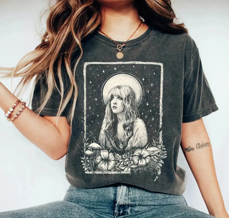 Fleetwood mac Shirt, music tour 90's Style Stevie ,The high Priestess, Nicks Graphic, Gift for men women Cotton Top Unisex Womenswear Tee Breathable
