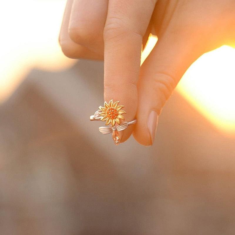 Rotating Sunflower & Bee Ring 1