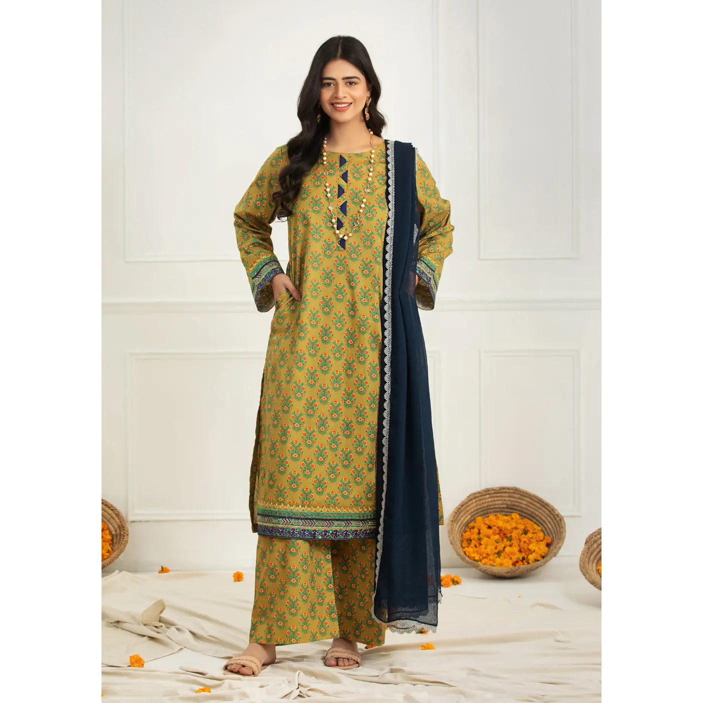 HSS-216 - Readymade Heeras linen Suit