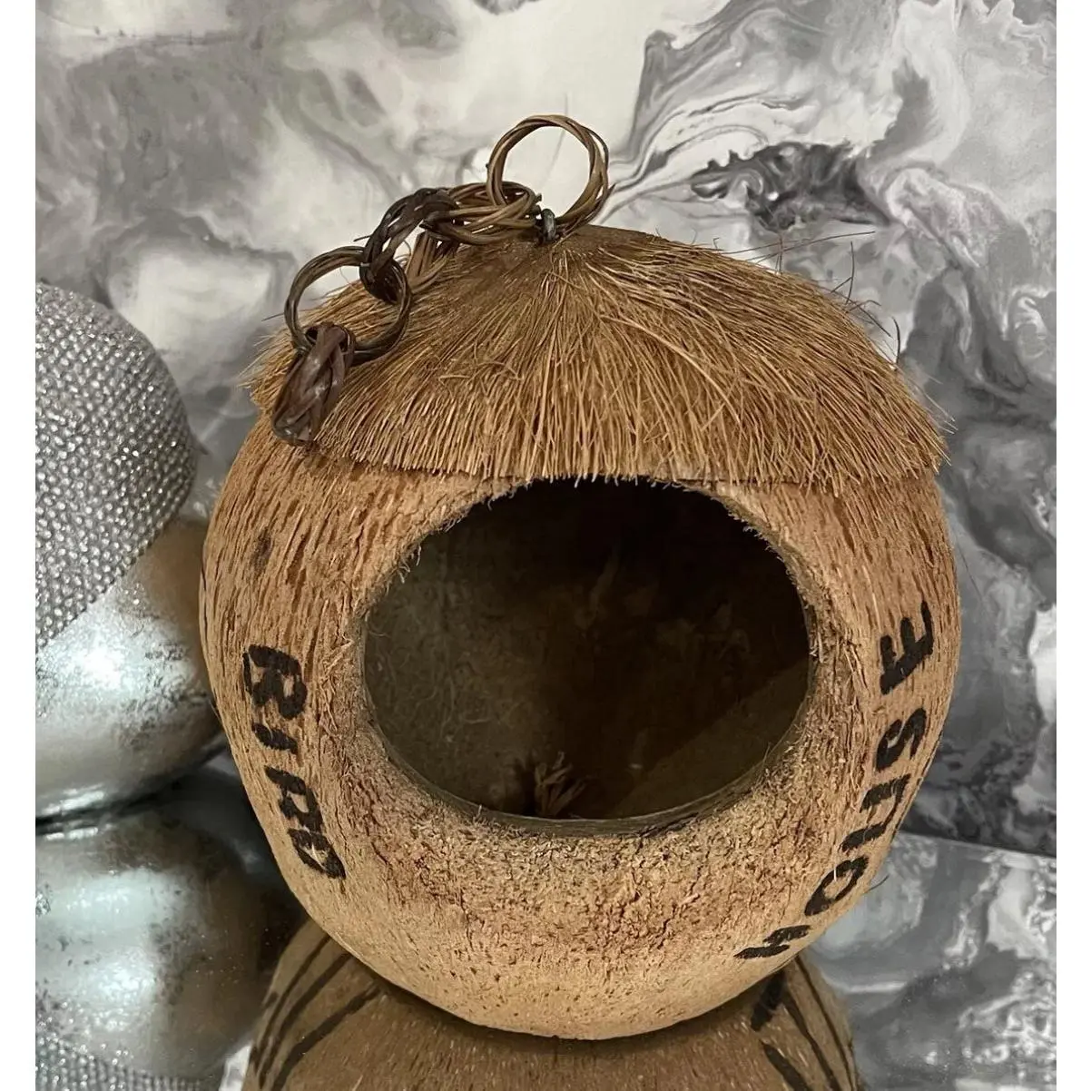 Wooden Coconut Hanging Bird House Feeder Natural Eco Friendly Garden Gardener Gifts