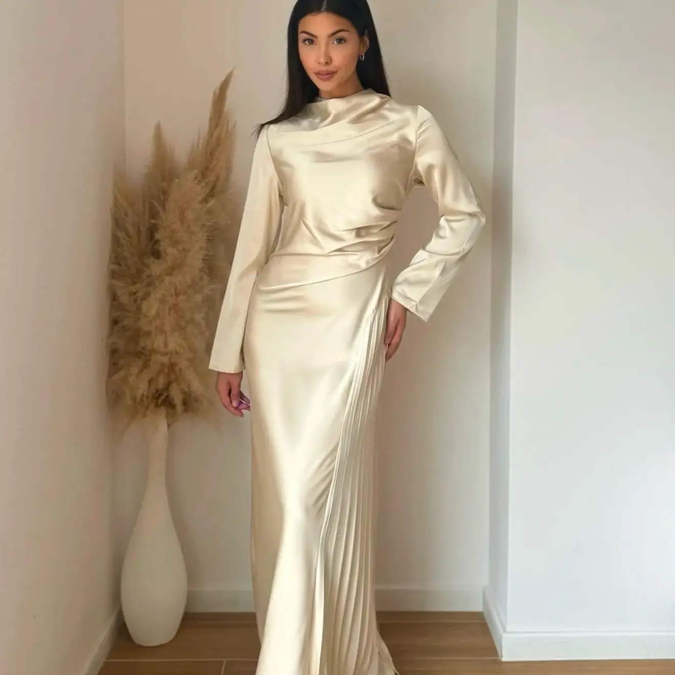 Women's Satin Dress with Pleated Design for Casual Wear - Womenswear Minimalist Maxi Comfort Long Sleeve party Christmas new years