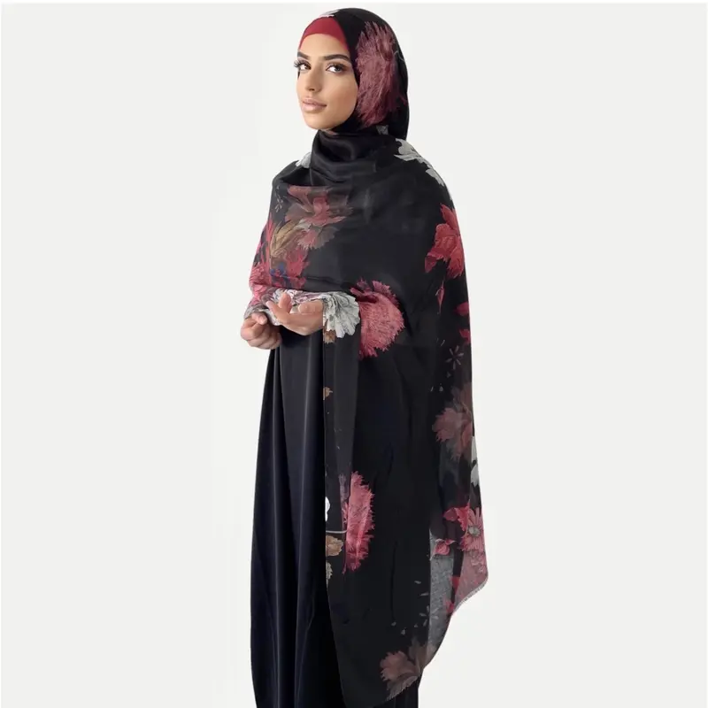 Soft and Breathable Printed maxi Hijab in Cotton Viscose Blend for Muslim Fashion Women 3