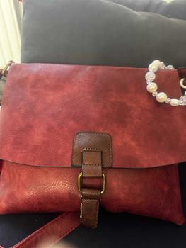 Product Review of [HOE] Soft Flapover Satchel Style Grab Bag with Goldtone Hardware - Cross Body Strap fashion affordable bags from J**6 1