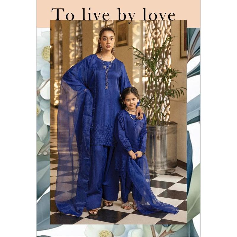 Simrans mother and daughter visoce_63 suit B52 1