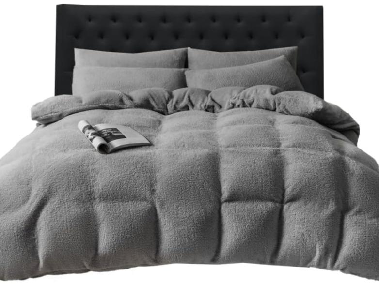 Ferry Homeware Teddy Fleece Duvet Set, Fluffy Fleece Bedding Duvet Cover Sets, Warm Luxury Super Soft Double Duvet Set with Pillow Cases, 100% Polyester Teddy Bear Bedding (Silver Grey) Machine Wash Stripes 8