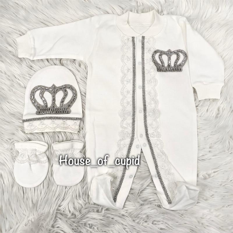 All white lace crown set. 0