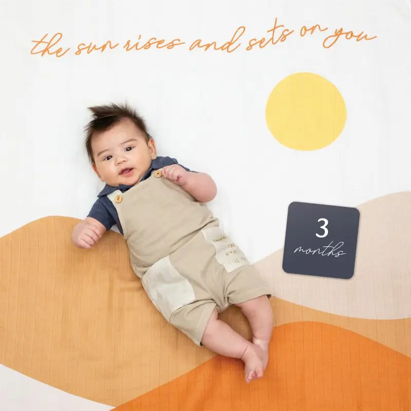 Lulujo - Single Cotton Swaddle & Cards Gift Set - Sun Rises 6