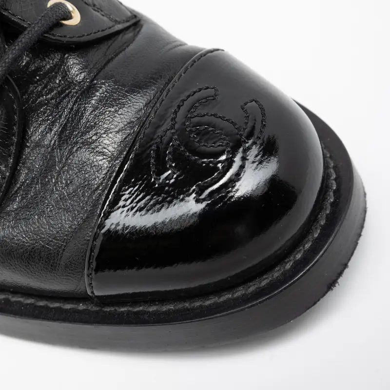 Preowned Chanel Combat Calf leather Black Plain 35.5 IT All Seasons Excellent condition 3
