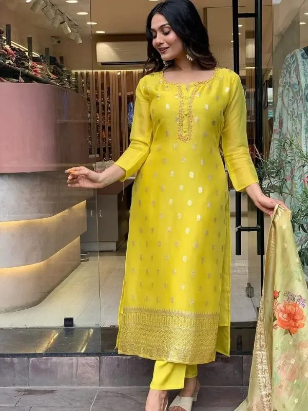 Yellow Viscose Organza Jacquard Embroidered Kurta Set with Jacquard Dupatta
