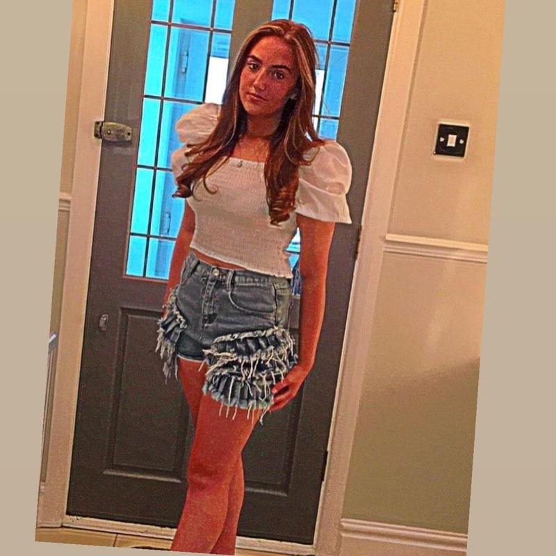 [IRIS ROSE BOUTIQUE] Petite Womenswear / Girlswear Distressed Ruffle Denim Shorts With Pockets , Casual Breathable Outfit 5