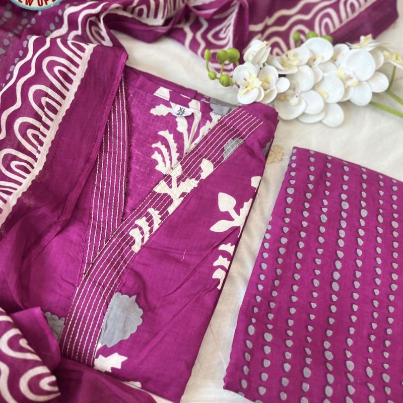 A line kurta set with embroidered work on neck and sleeve. pakistani outfits 6