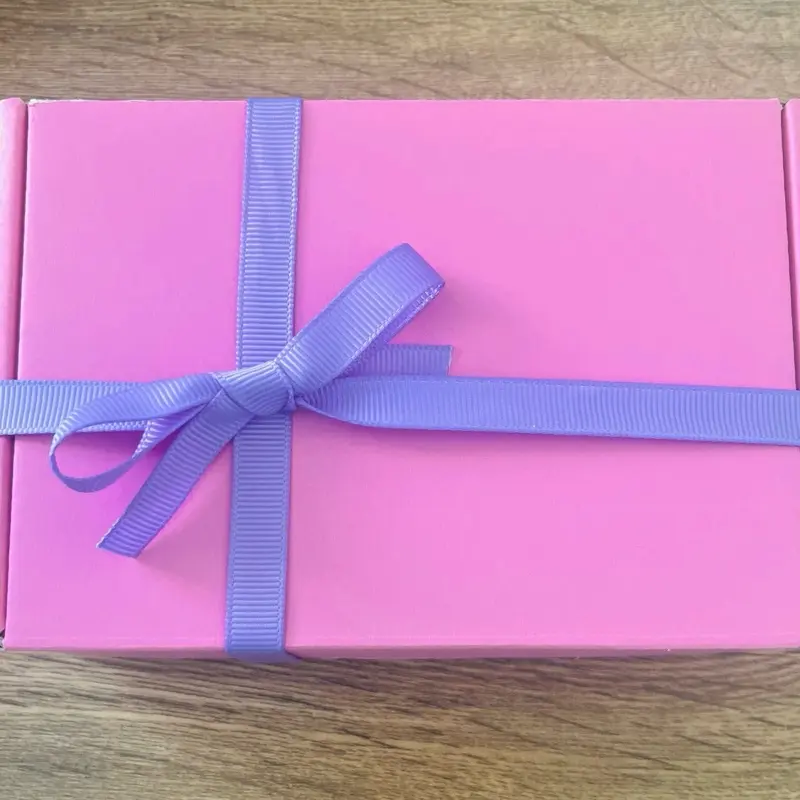 Mini Sample Box with Wax Melt, Bath Fizz, Body Balm, and Socks - Shea Butter  Skincare 4