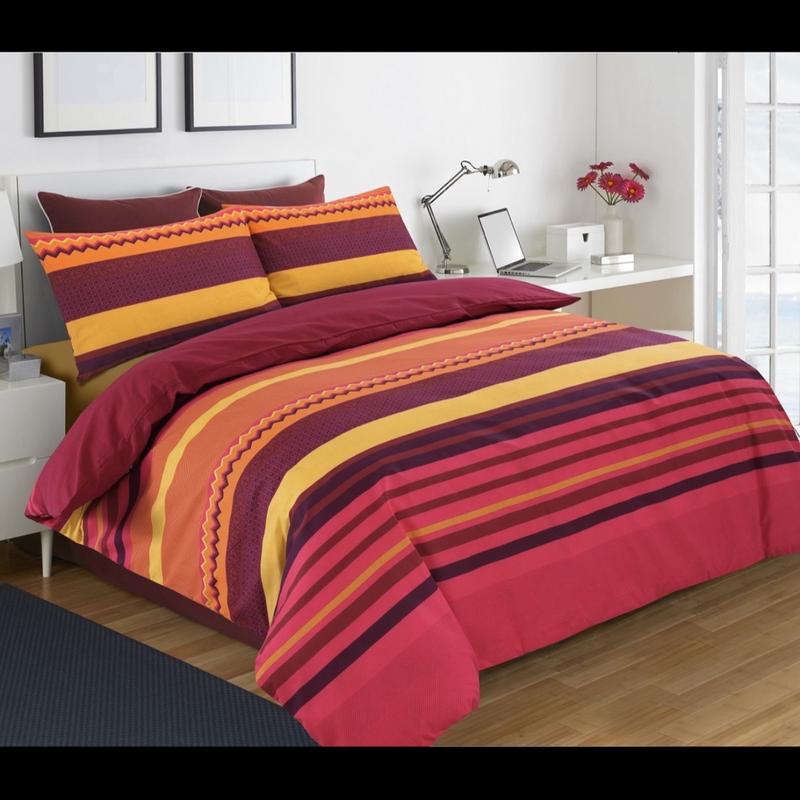 Printed Duvet & Pillowcase Set – High-Quality Fabric for Stylish Bedrooms – Durable, Soft & Easy-Care Quilt Cover with Coordinated Pillowcases – Modern & Elegant Bedding 8