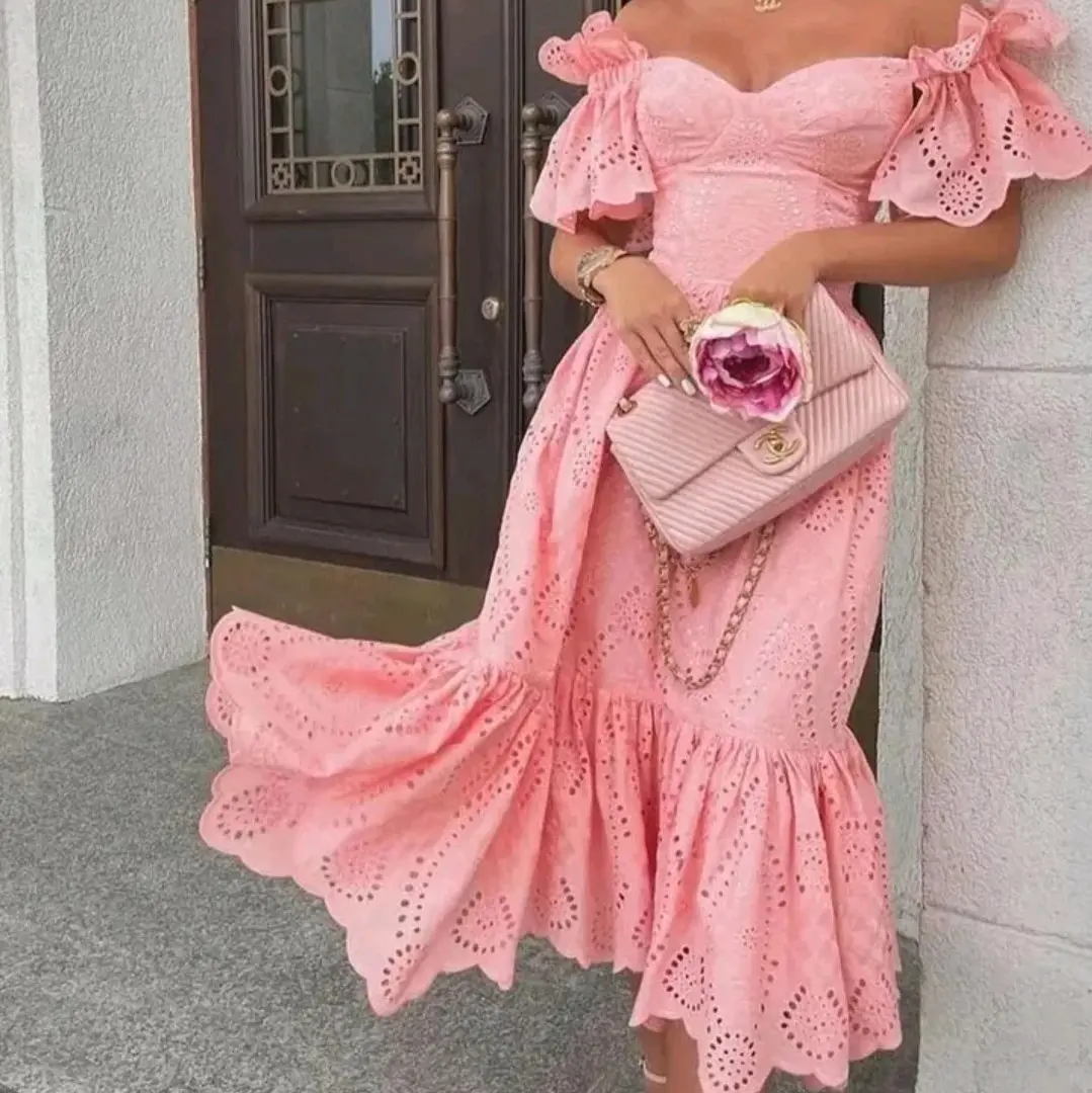 Sexy, elegant off the shoulder broderie Anglaise womens dress