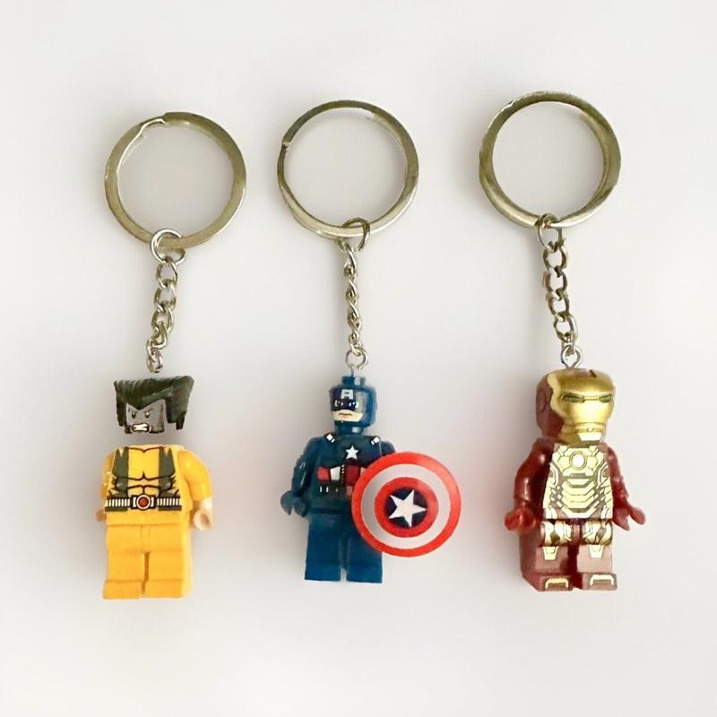 Mini Figures cartoon wolverine Spiderman  iron man captain Comic Character Keyring Car Keys Perfect Gift couple keychain 1
