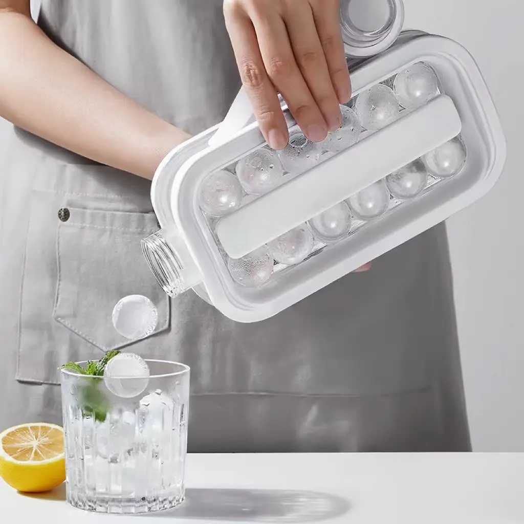 Ice Cube Maker Bottles 2 in 1 with Cup Lid - Reusable Plastic Beverage Accessory Kitchen Utensils Traditional