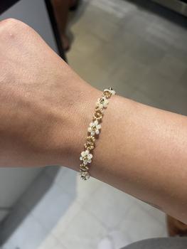Product Review of Golden Hour Bloom Bracelet, 18kt gold vacuum plated stainless steel, gold filled beads, Handmade Beaded Flower Bracelet, Daisy Bracelet, Dainty Flower Bracelet, Handmade Jewellery, Gift for Her, Birthday Gift, FREE GIFTS INCLUDED from E**a ** 0
