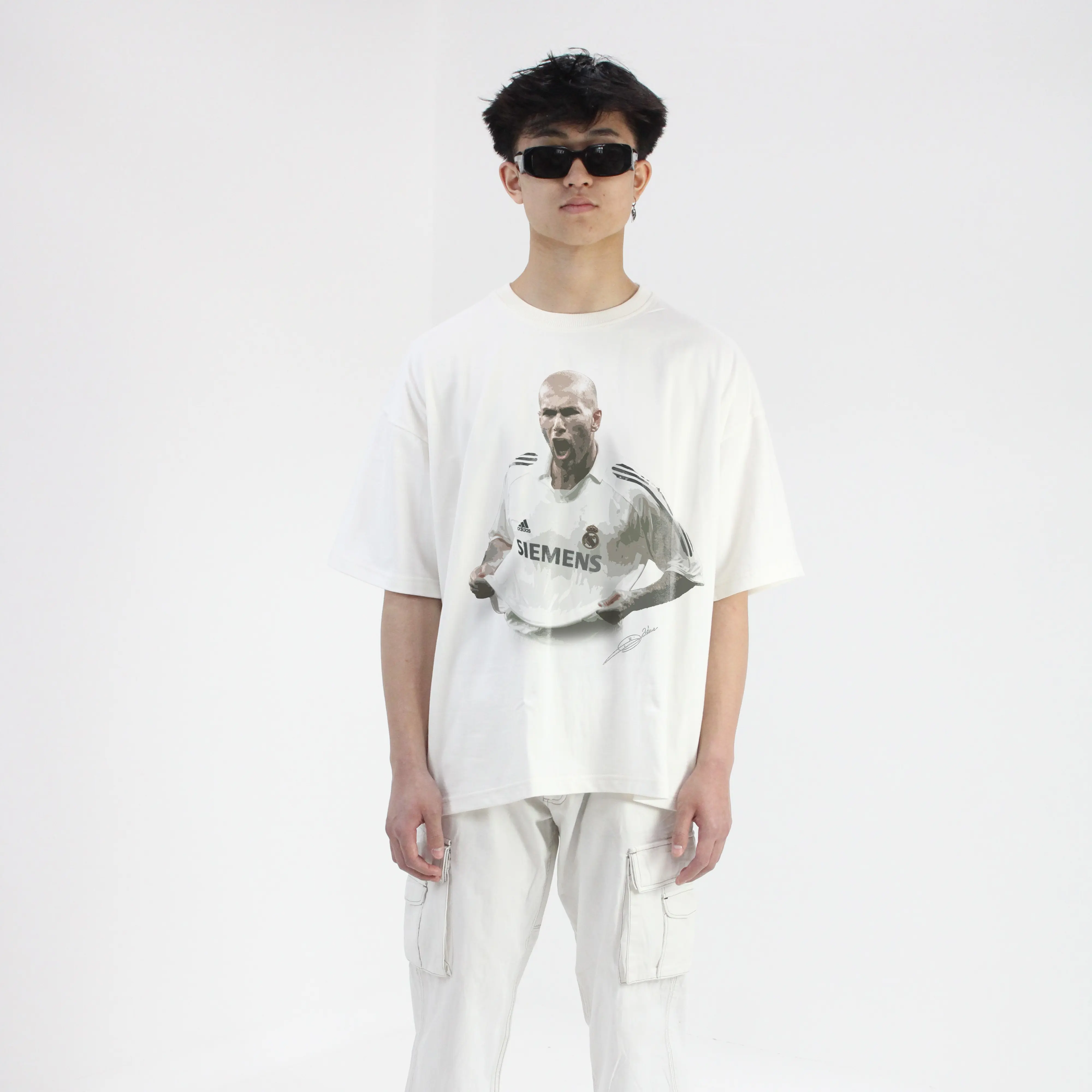 Zidane Real Madrid white graphic t-shirt - 100% cotton crew neck t-shirt, Unisex t-shirt Streetwear Casual Clothing Loose Man Menswear Top Medium