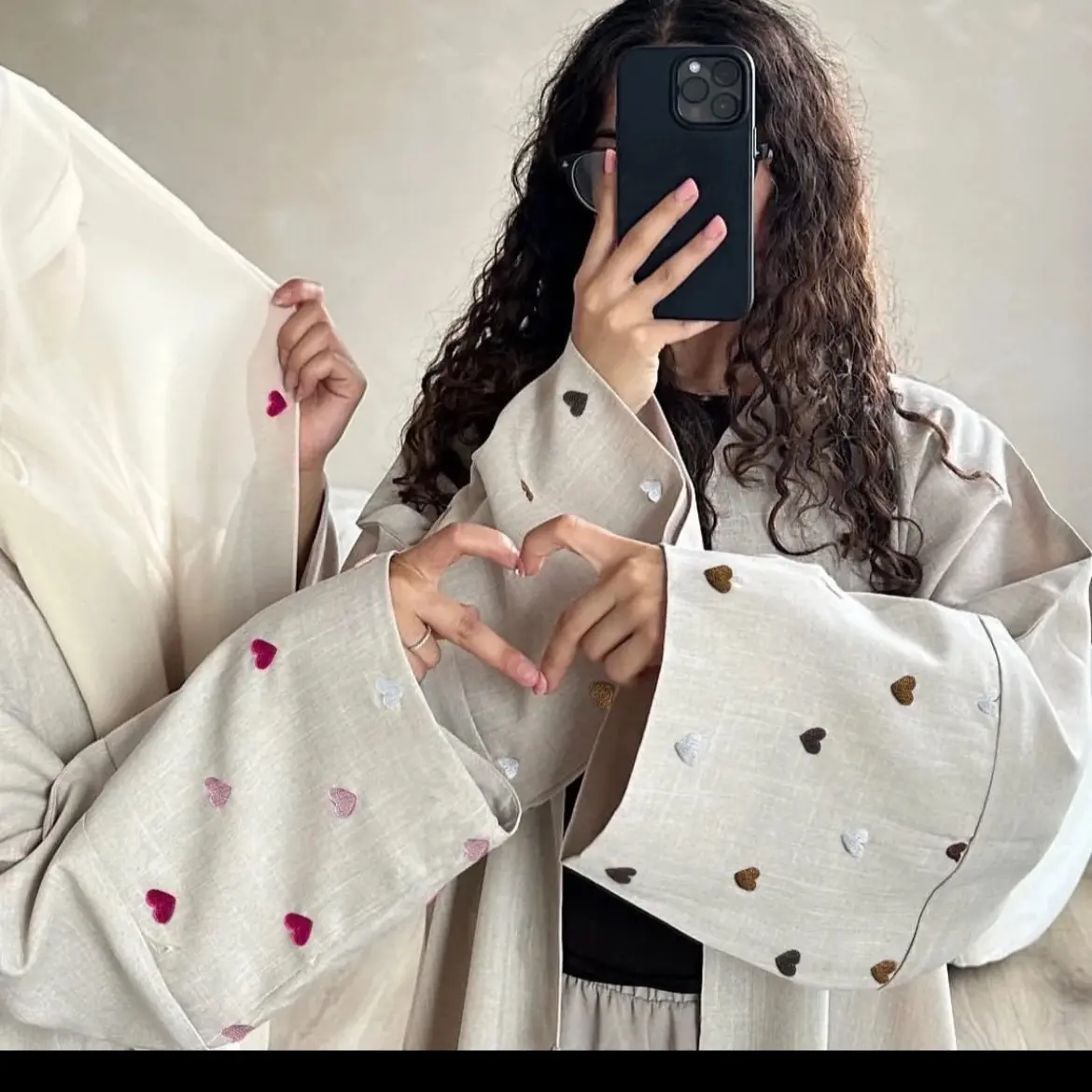 Heart sleeves abaya