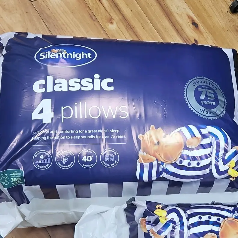 Silentnight Classic 4 Pillows - Soft Furnishings for a Comfortable Sleep - Hypoallergenic - Machine Washable