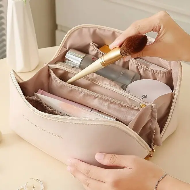 Waterproof Large Capacity Travel Cosmetic Bag, Pu Leather, Portable Makeup & Toiletry Organizer,  Makeup & Toiletry Bag with Divider, Zipper , Spacious & Durable Water-resistant Makeup Organizer - Perfect for On-the-Go Beauty Lovers with Handy Handle