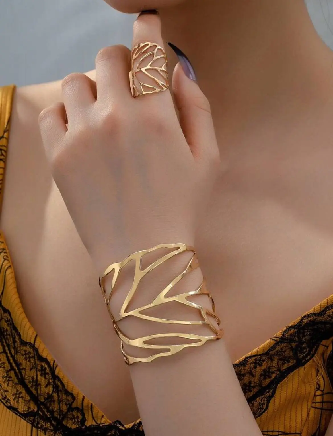 1 pc Bangle & 1 pc Ring Metal Leaf Design, Simple & Fashionable, Suitable For Women To Wear On Party & Banquet, Gift