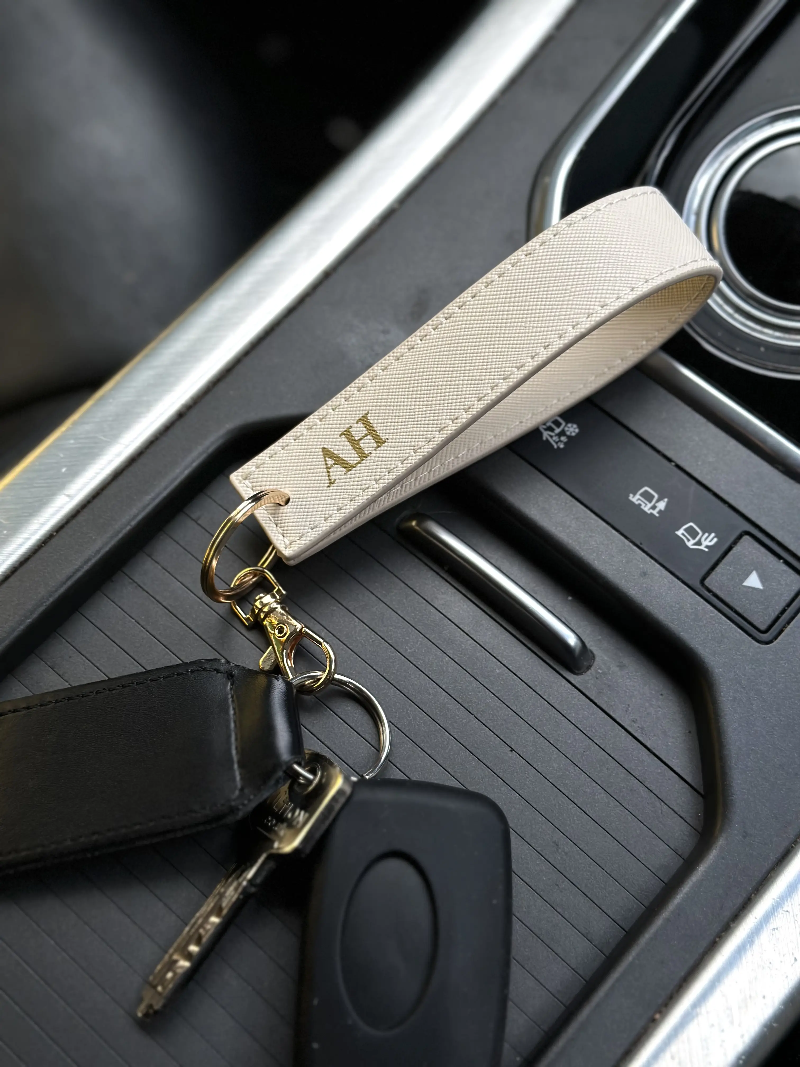 Personalised Wristlet Keyring, keychain with initials, car key charm, personalised gifts, faux leather,gold keyring and key clip
