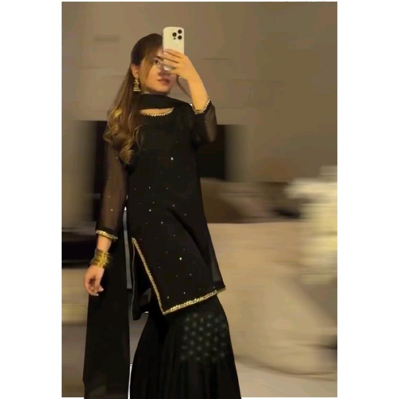 Lightweight and Comfortable 3-Piece Chiffon Semi-Formal Suit with Tussle for Back Design - Fit 1