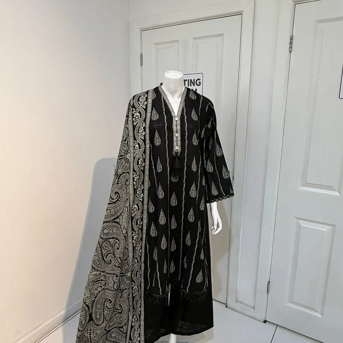 Nishat 3pc printed Khaddar suit with printed Khaddar Dupata Comfortable Womenswear