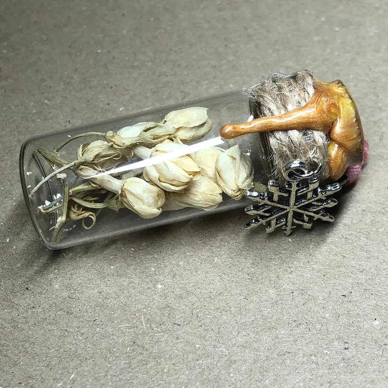 Snowflake floral decorative apothecary bottle 2