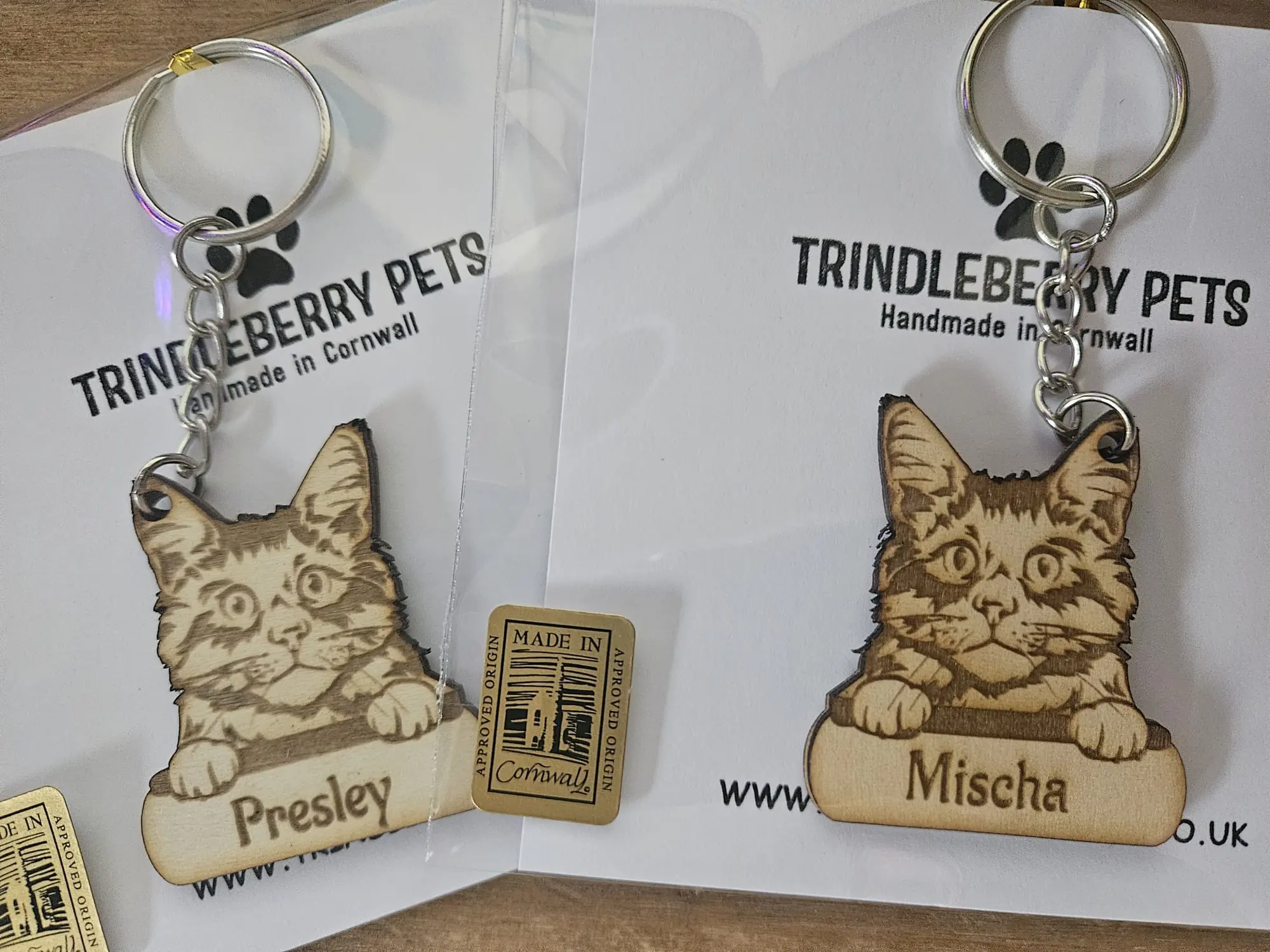 Personalised Wooden Cat Keyrings / Key Chains / Pet / Animal / Fur Baby