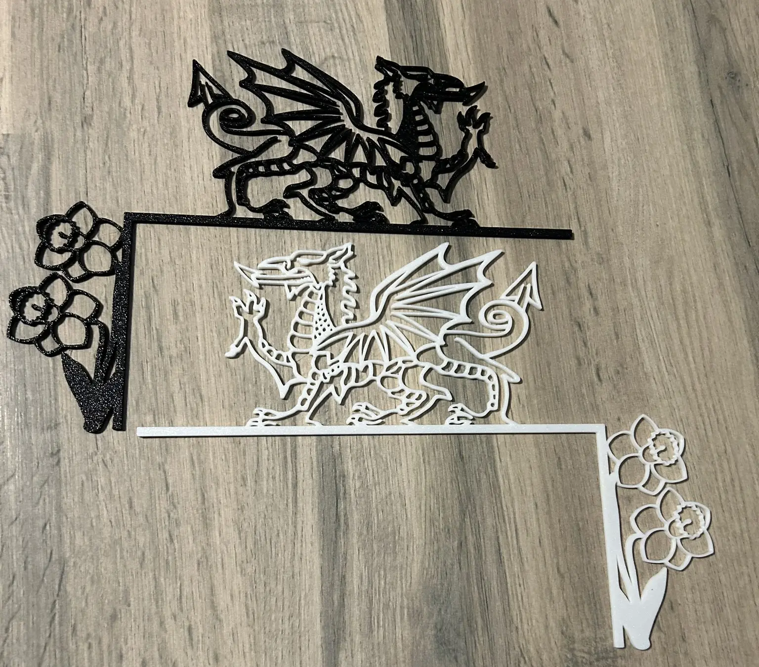 St Davids Day Daffodil Door Frame Accent - 3D-Printed Door Corner Decor with Dragon