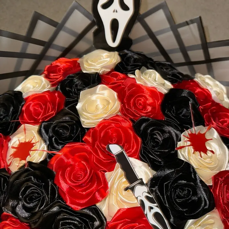 Eternal rose bouquet - scream character 2