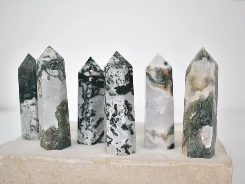 Moss Agate Tower, Green White Druzy Healing Crystal Moss Agate Tower with Quartz 0