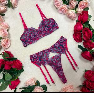 LILIOSA LIVE Nicole - Floral Purple & Pink Lace 3 Piece Lingerie Set ( Clasp Bra + Clasp Garter + Adjustable Pants) Gorgeous Wireless Bra Comfort Womenswear Clothing Women Underwear, Soft Lace, Valentine’s Day Gift For Girl, Sexy Elegance Set Fit