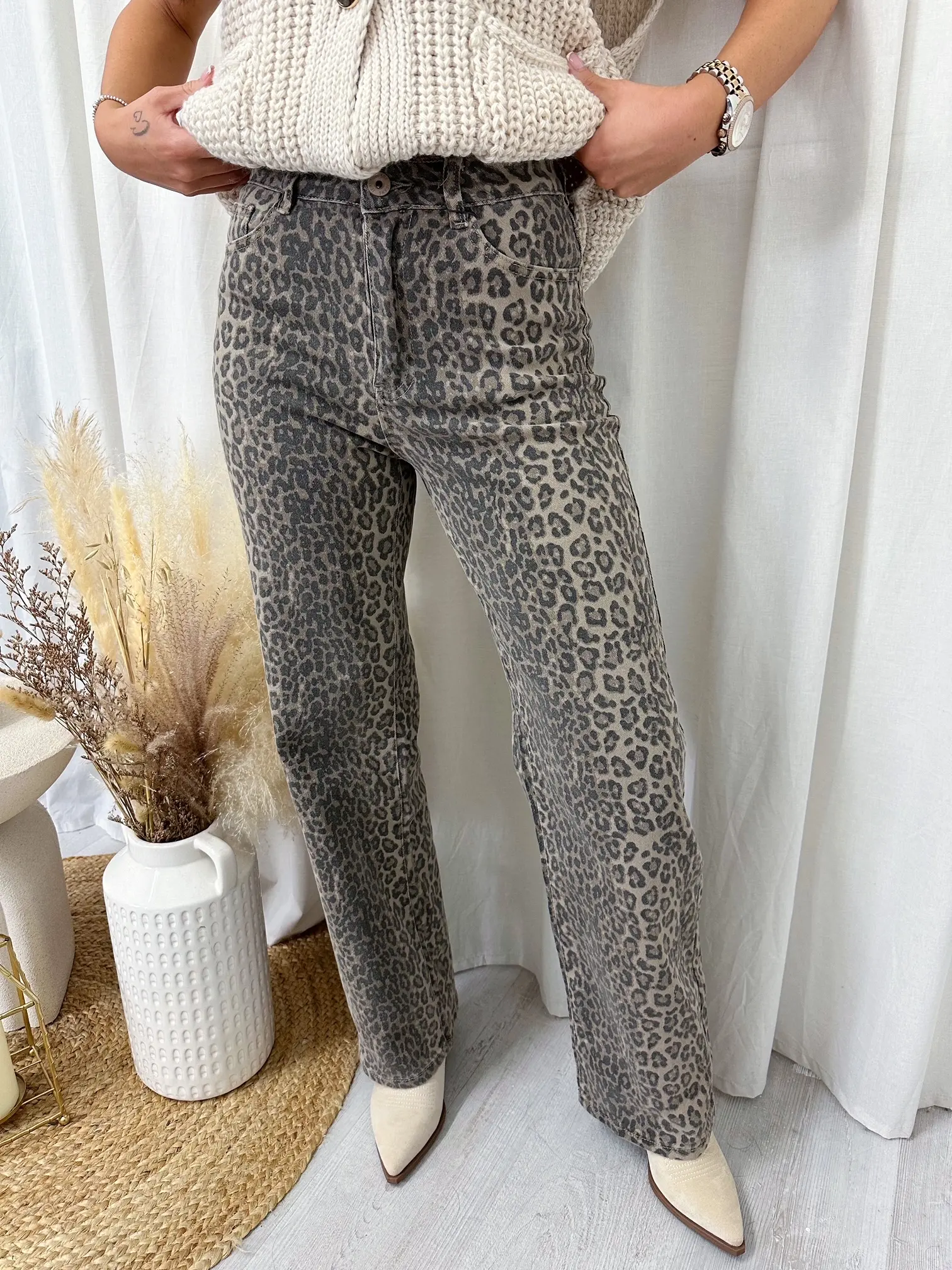 ALTORIA Washed Leopard Print High Waisted Jeans - 2 PRINTS
