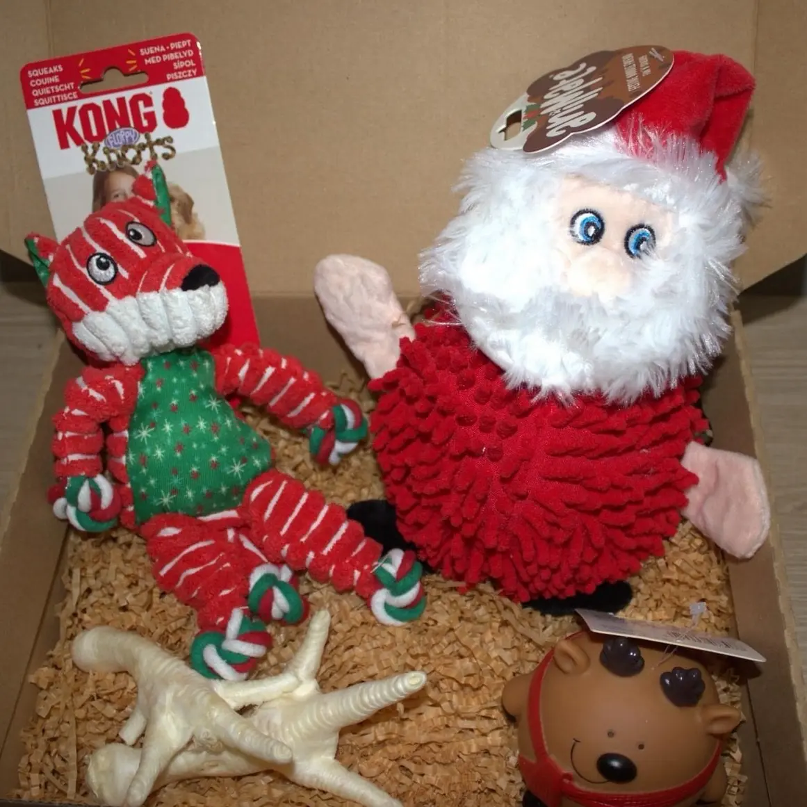 Doggy Christmas Gift Box (3 toys & 2 chicken puffed chicken feet)
