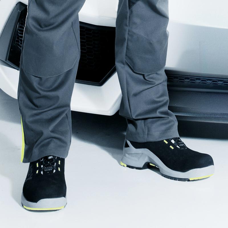 uvex 1 ESD Rated Metal-Free S2 SRC Lightweight Safety Trainers 85448 1