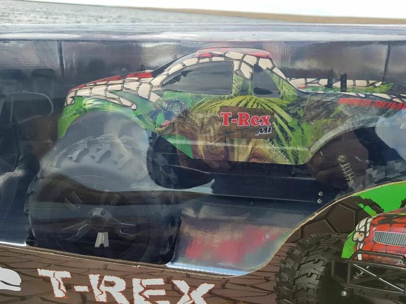 2.4GZ Monster Truck Radio Remote Control Car 1/10 High Speed 20km/h Off Road 4