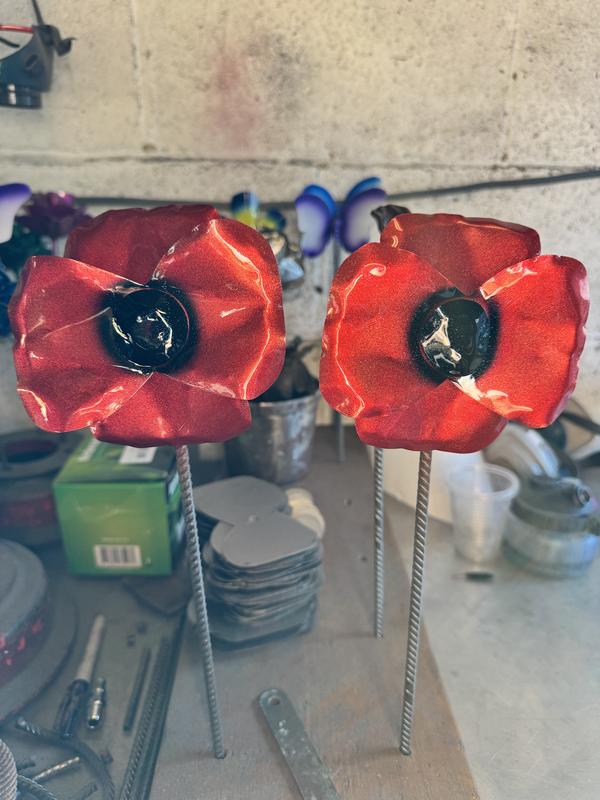 Metal Poppy made from sheet steel and iron rebar. Decor Flower Decorative Metallic Paint Ornaments 1