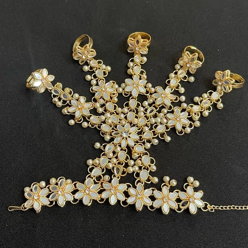 Kundan Hand piece With 5 adjustable rings. Panjangla. 1