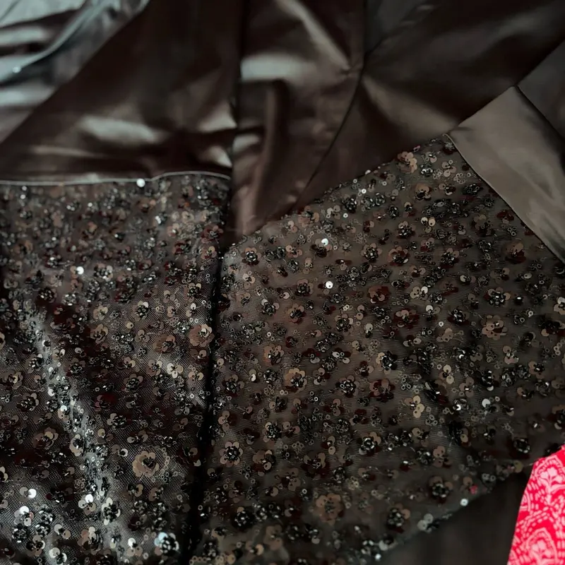 Handmade sleek abaya.  NOTE : BEFORE MAKING ANY PURCHASE,KINDLY ASK US ABOUT THE PRODUCT .WE ARE HAPPY TO GIVE YOU MORE DETAILED ABOUT THE PRODUCT . 4
