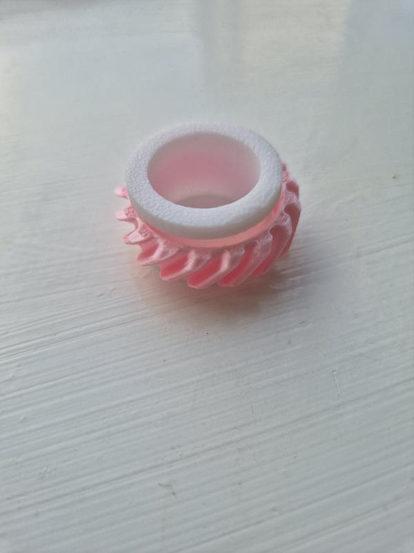 colourful playful fidget ring to cure boredom and relieve stress 2024 sensory trending craze fidgettoy adults 2