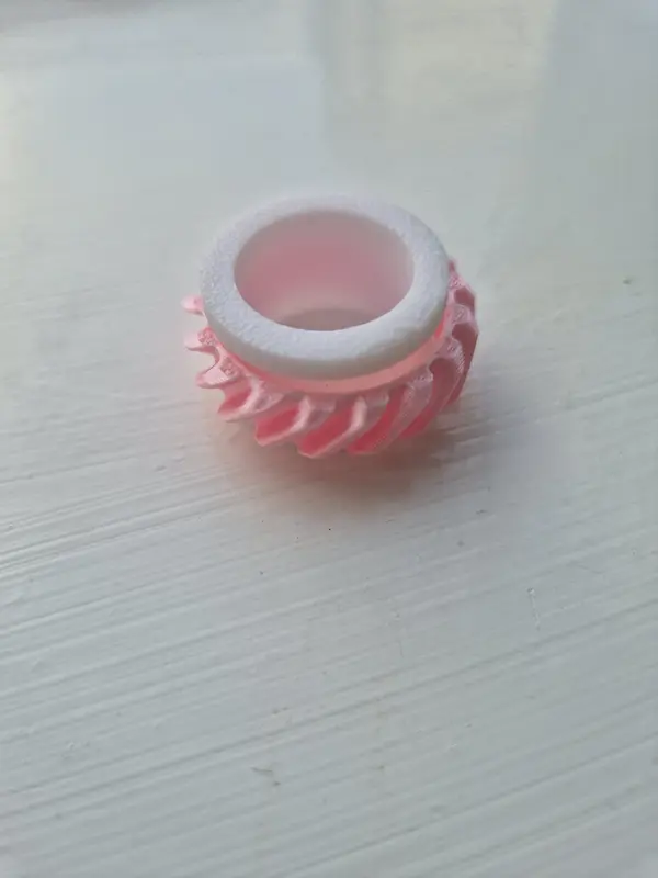 colourful playful fidget ring to cure boredom and relieve stress 2024 sensory trending craze fidgettoy adults 2