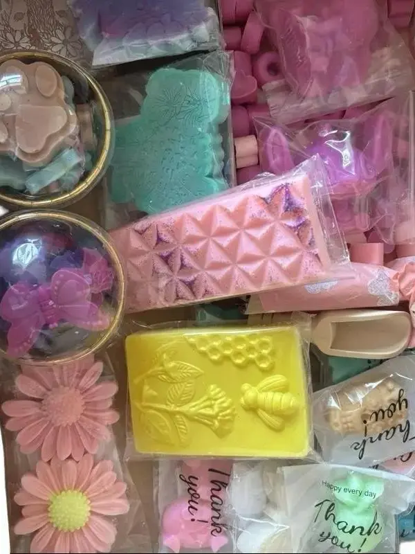 Wax Melt Bundle - £25 Worth of Products for Candle and Decor